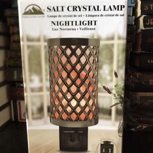Salt crystal night light